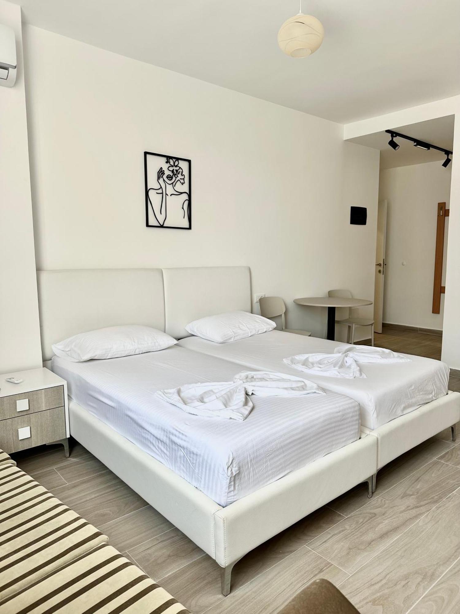 סרנדה Al Mare Rooms מראה חיצוני תמונה